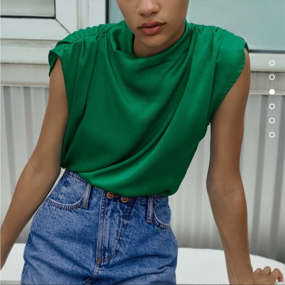 RUCHED SATIN EFFECT TOP GREEN - Picture 2 of 8